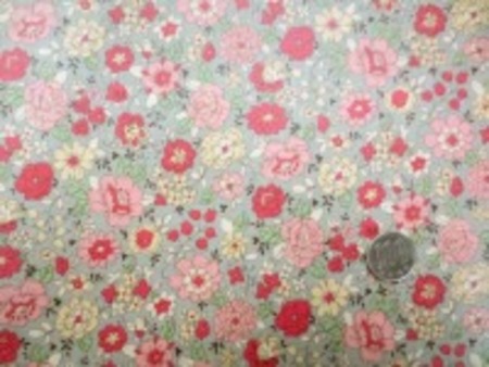 YUWA　綿麻キャンバス　花柄の ビニールコーティング　 ピンク　濃ピンク/うすグレイ地