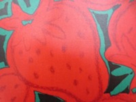 コットンこばやし　オックスの 大きなイチゴ柄の ビニールコーティング　 赤イチゴ/黒地