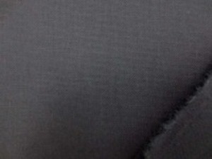チャコールグレイ 綿麻キャンバス　 名前はキャンバスですが、そんなに 厚くなくて、使いやすい厚さです。